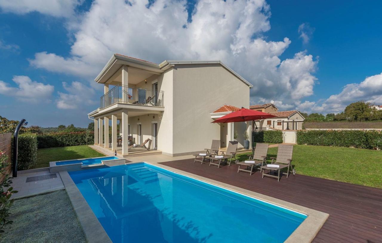 Modern Anita With Pool Near Porec * Dračevac